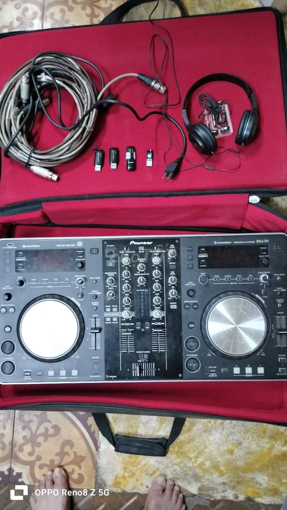 Bàn DJ Pioneer XDJ-R1