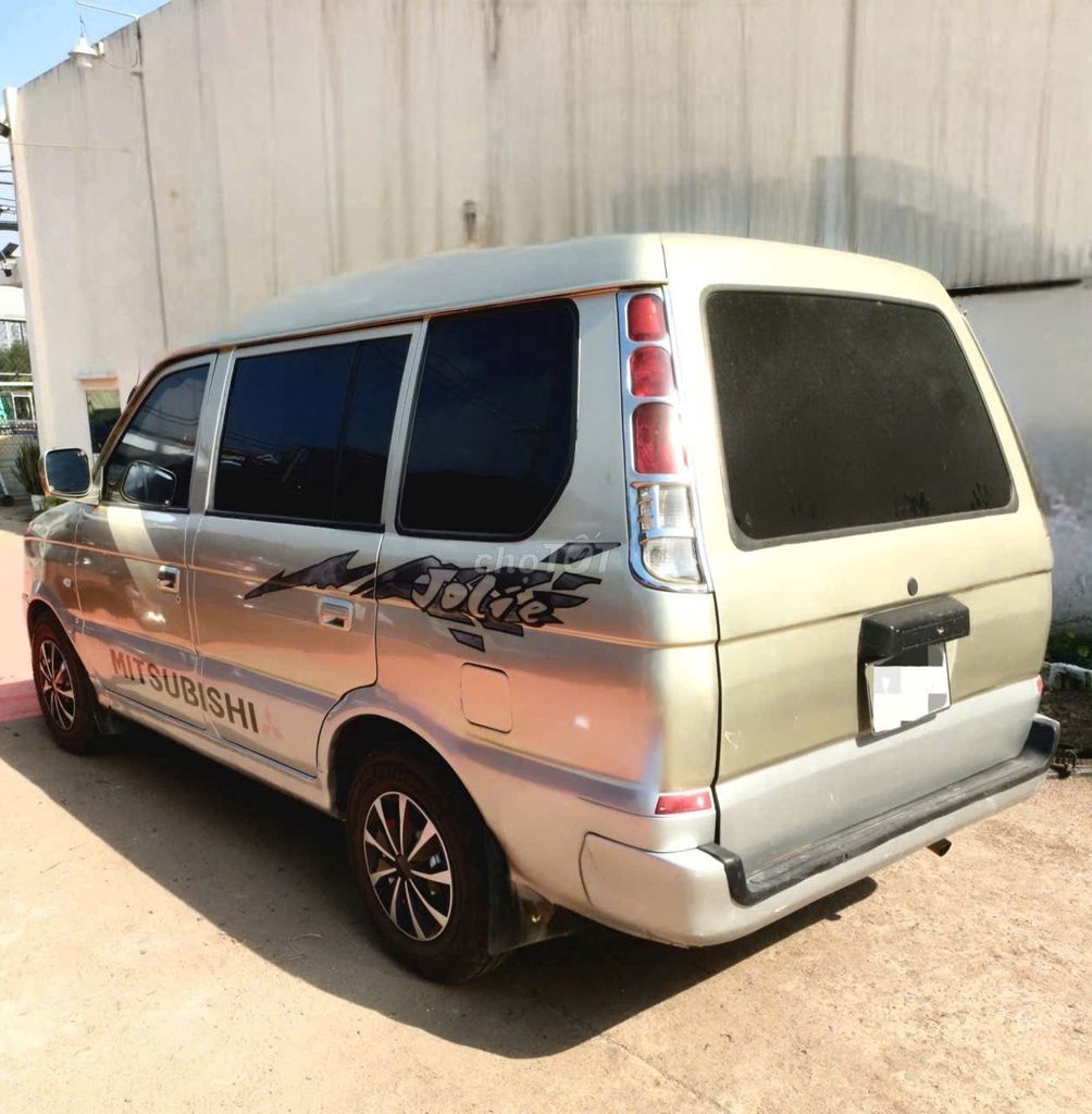 Mitsubishi Jolie 2006 photo 2