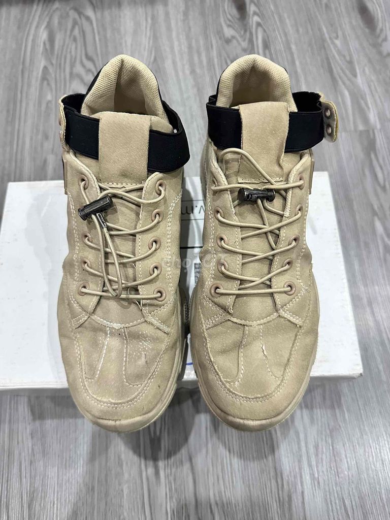 Giày thể thao Da lộn Kem Unisex size 39. Mua bán Giày dép tại Huyện Phong Điền Cần Thơ được đăng bởi Đồng Yến Nhi hình 1
