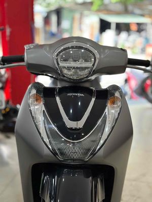 SH Mode /ABS.PB Bạc Đen /date 2021.odd 3000km.BSTP. Mua bán Xe máy tại Quận 6 Tp Hồ Chí Minh được đăng bởi Cửa Hàng Xe Máy Hoà Bùi