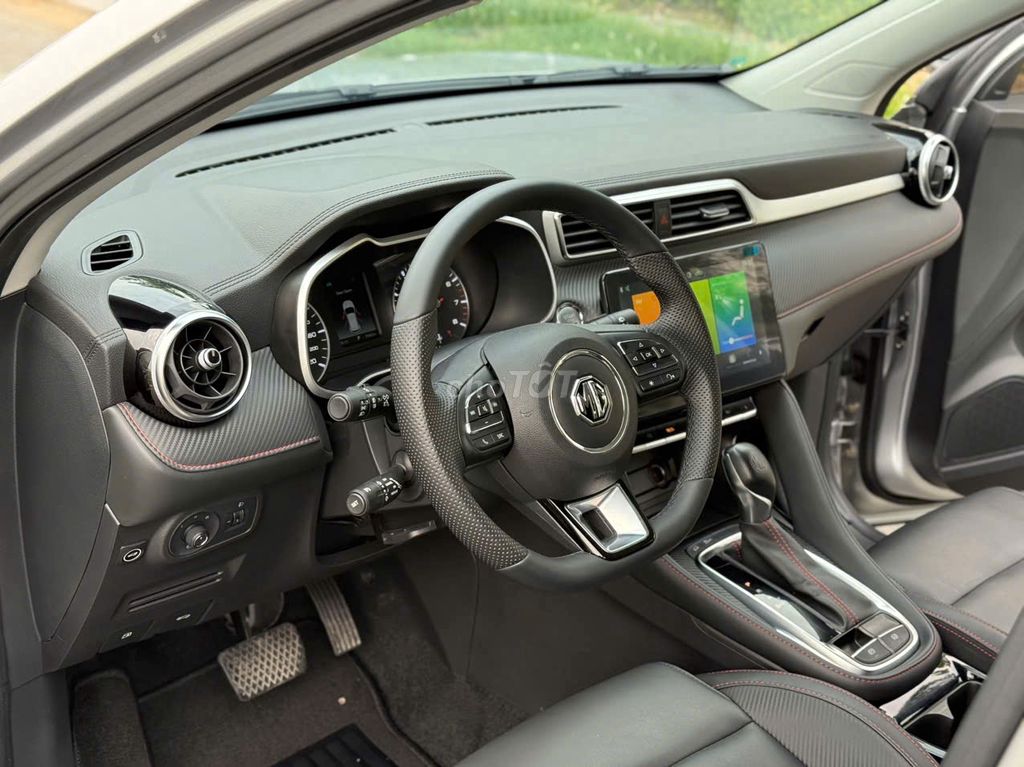 MG ZS 2023 COMFORT 1.5AT 9800 km Bạc. Mua bán Ô tô tại Thành phố Thủ Đức Tp Hồ Chí Minh được đăng bởi Công Phan Hữu Tuấn hình 4