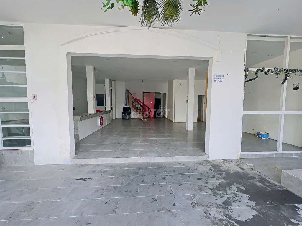 cho thuê nhà mặt tiền lê đức thọ 10x50 đúc 3 lầu tiện kd giá 65tr