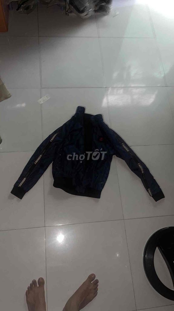 áo khoác xanh trơn. Mua bán Quần áo tại Huyện Long Thành Đồng Nai được đăng bởi Đá năng lượng phong thuỷ thạch anh hình 1