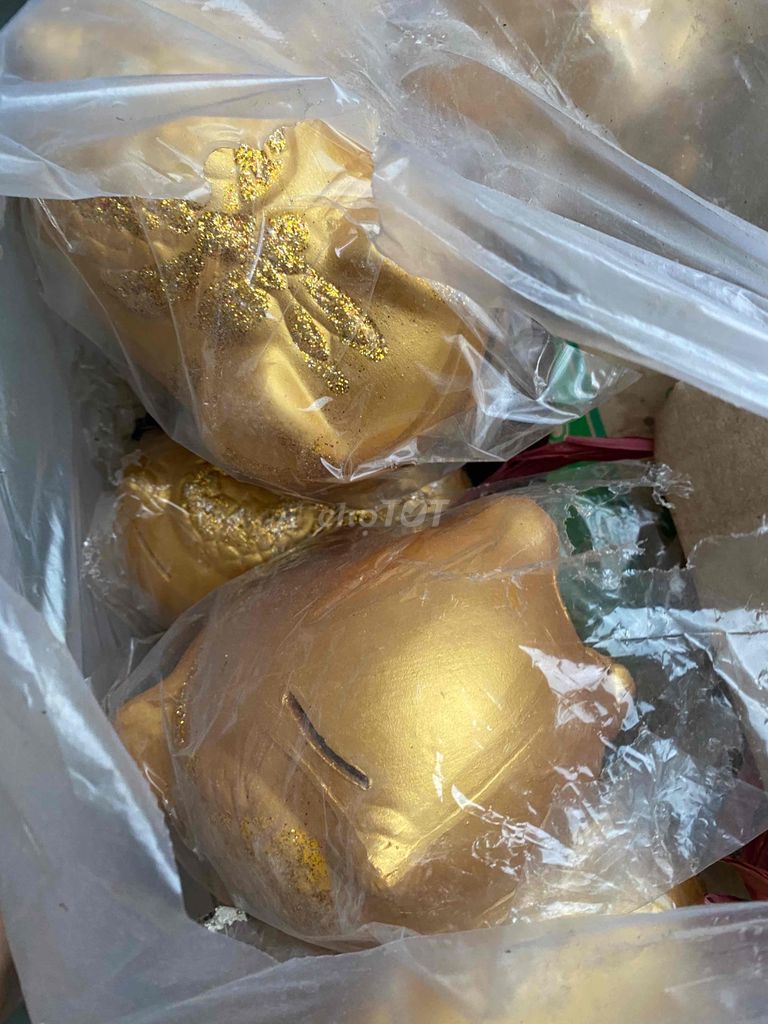 Thanh lý hơn 100 con heo đất 10k