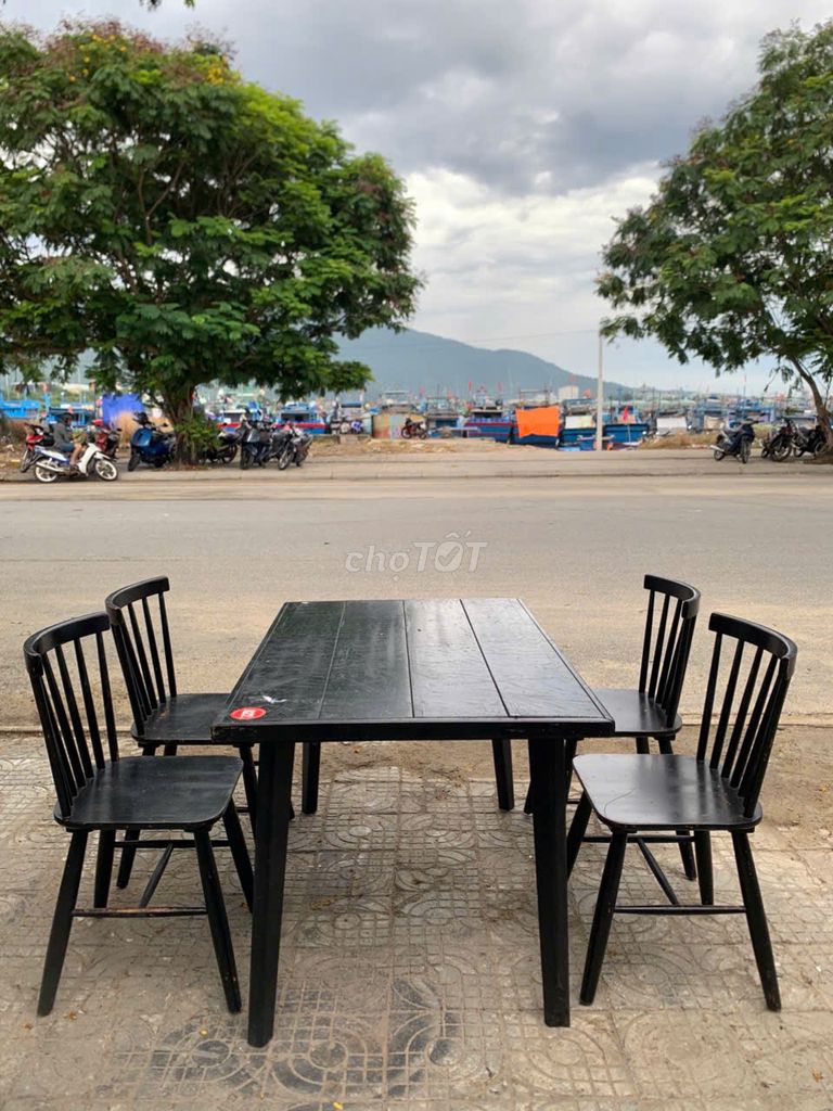 Bàn ghế ăn Gỗ Đen. Dịch vụ chuyển nhà tại Quận Sơn Trà Đà Nẵng được đăng bởi THẾ GIỚI ĐỒ CŨ ĐÀ NẴNG hình 1