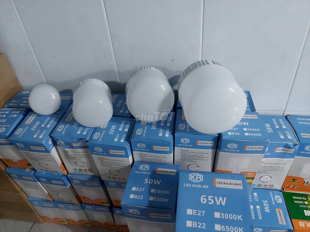 Em chia lỗ lại new100% đèn Led siêu sáng tiết kiệm