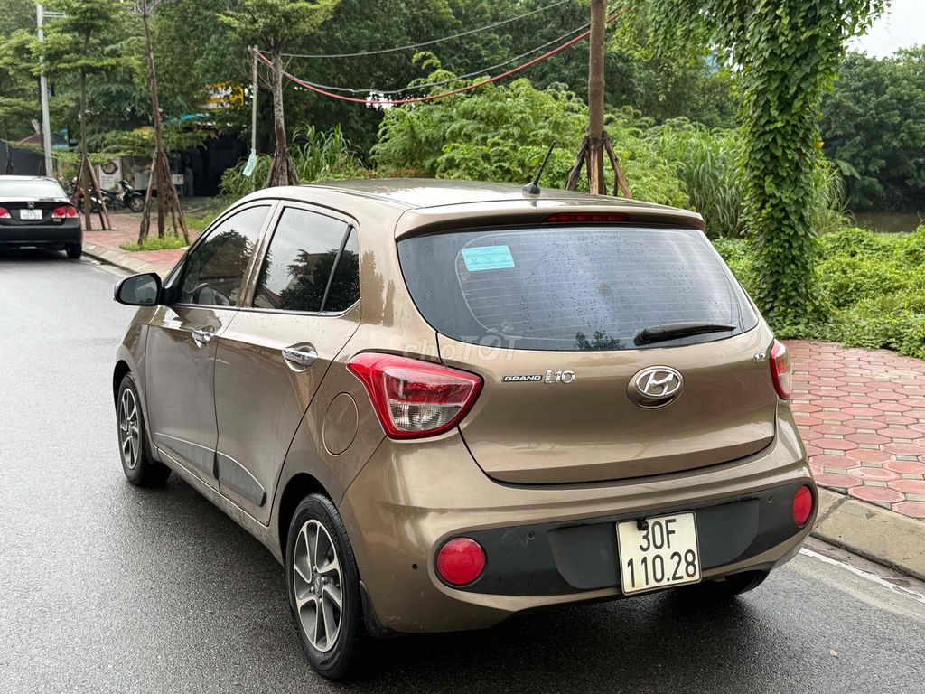 Номер хэтчбека Hyundai I10 2018 80000 км Коричневый