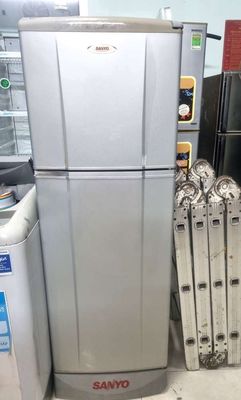 Thanh lý tủ lạnh Sanyo 150 L không bám tuyết