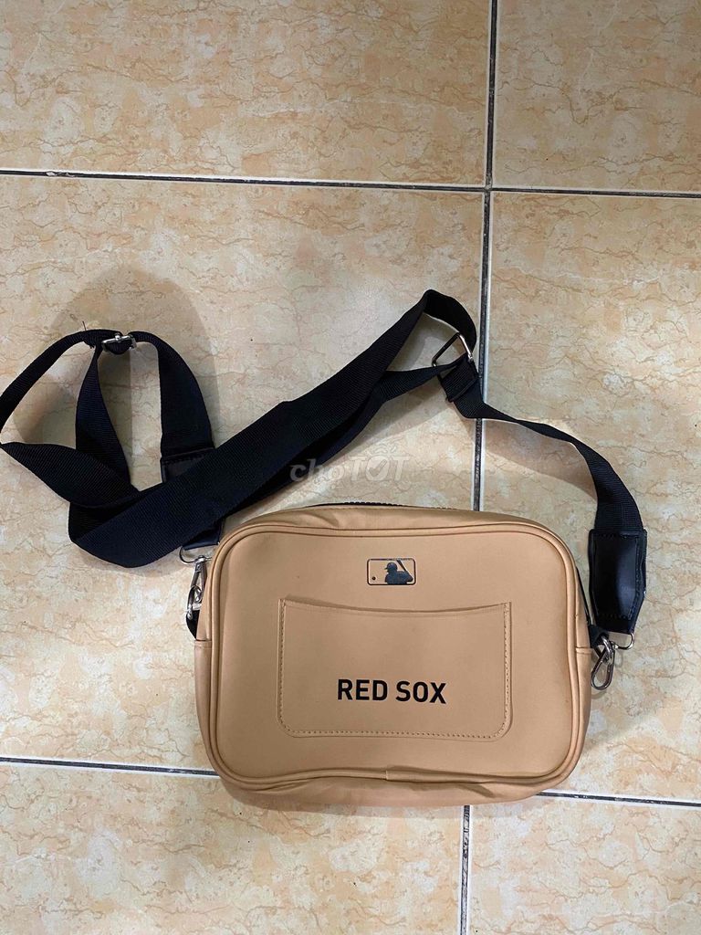 Túi đeo chéo MLB Unisex Nâu Như mới. Mua bán Túi xách tại Quận 5 Tp Hồ Chí Minh được đăng bởi Thuần hình 1
