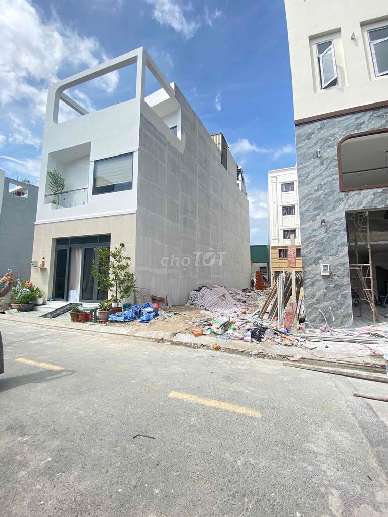 CHỦ KẸT TIỀN CẦN BÁN NHANH LÔ ĐẤT THỔ LIỀN KỀ BV Bình Tân
