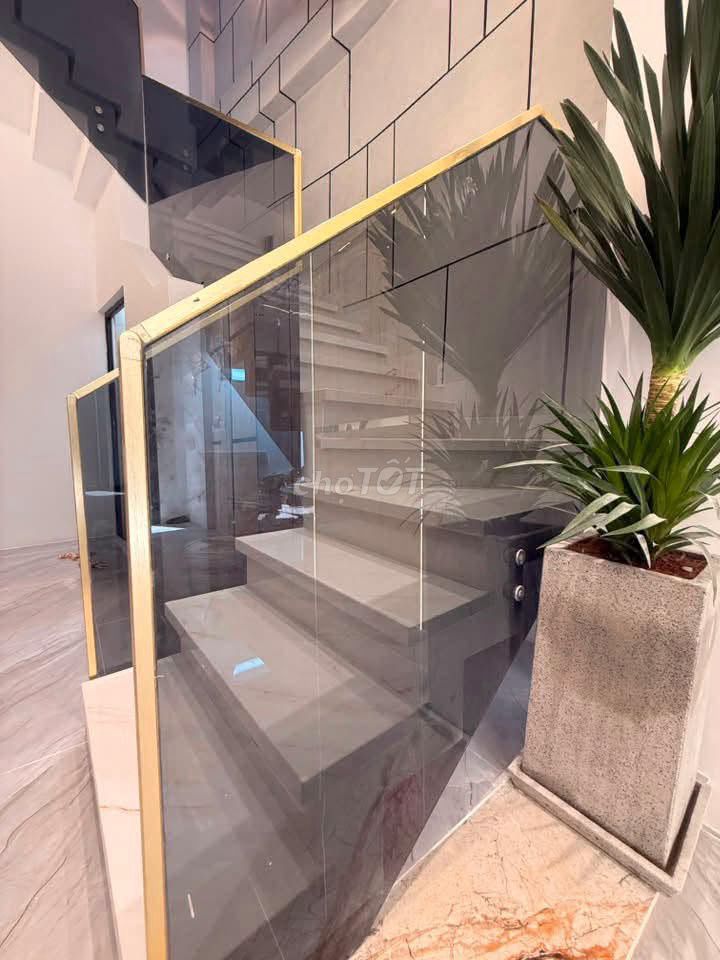 Bán nhà 40m2 đường Khánh Hội, Q4, có sân thượng - ảnh 5