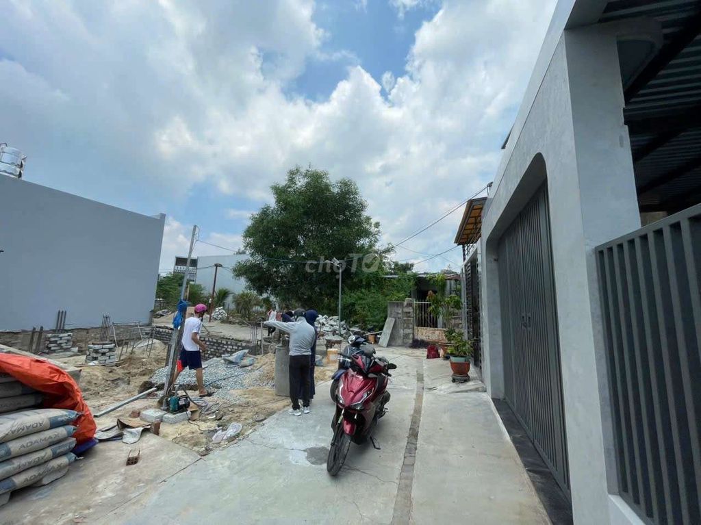 Giá *** Bình kỳ.