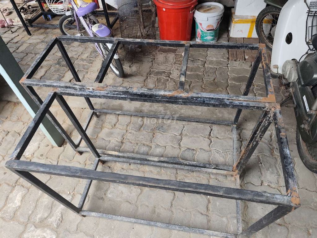Kệ sắt 100x40x80cm màu đen. Mua bán Tủ, kệ gia đình tại Quận Cẩm Lệ Đà Nẵng được đăng bởi Mun hình 1