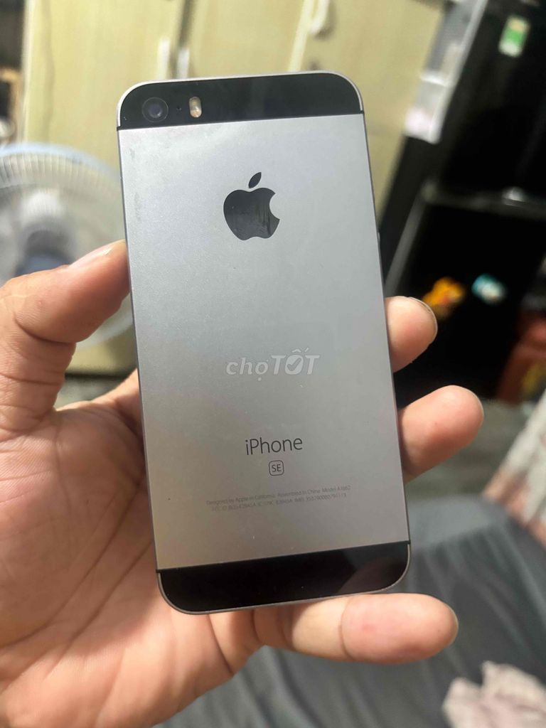 Apple iPhone SE 16GB Xám. Mua bán Điện thoại tại Thị xã Bến Cát Bình Dương được đăng bởi Ti Ti Store hình 1