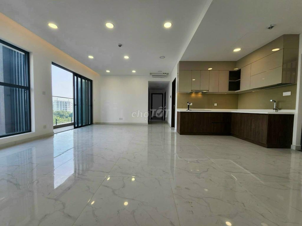 Cho thuê căn 3PN - 128m2 - Diamond Brilliant - tầng cao 2 view