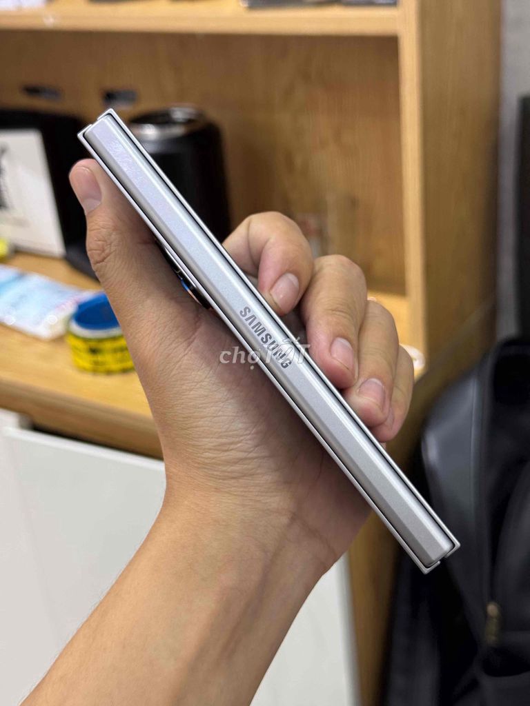 Samsung ZFold6 256GB Xám Likenew VN. Mua bán Điện thoại tại Thành phố Vũng Tàu Bà Rịa - Vũng Tàu được đăng bởi Tang Quoc An hình 1