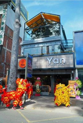 Cho thuê nhà mặt tiền đường Nguyễn Gia Trí, Bình Thạnh. DT: 12x20m.