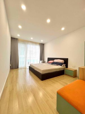 Nhà phố 200 m² · 5 PN · Đường Sư Vạn Hạnh