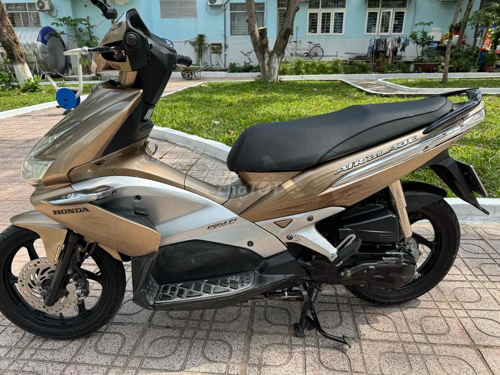 Honda Air Blade 2010 Fi Bs Thành Phố. Mua bán Xe máy tại Quận Gò Vấp Tp Hồ Chí Minh được đăng bởi Cầm Đồ Cường Phát hình 2