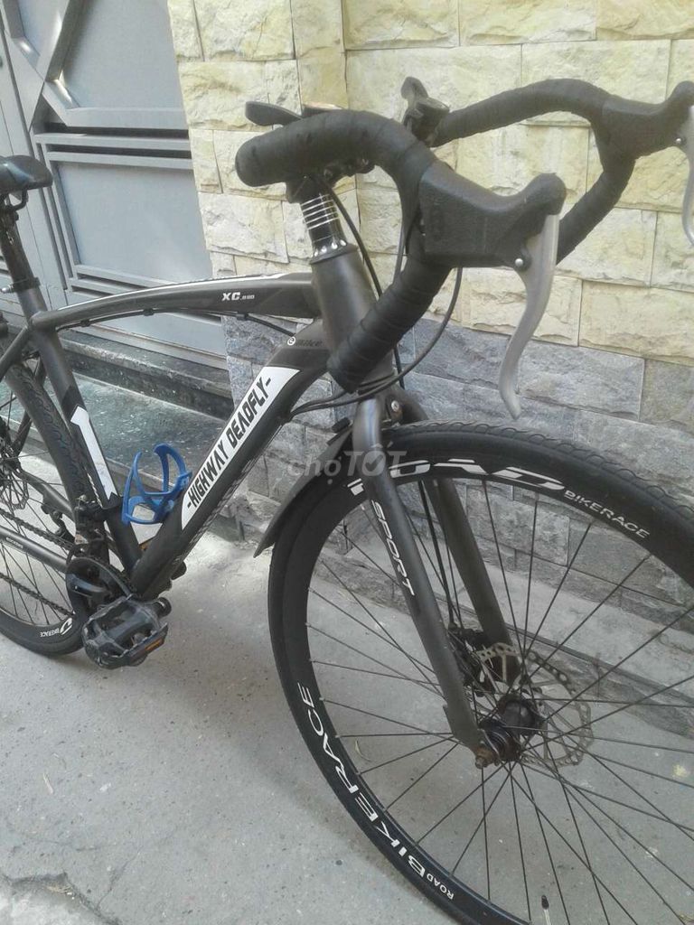 Địa hình to. Xe đua  27in 1968k.taiwan. Mua bán Xe đạp tại Quận Hai Bà Trưng Hà Nội được đăng bởi nguyen khanh ngoc hình 3