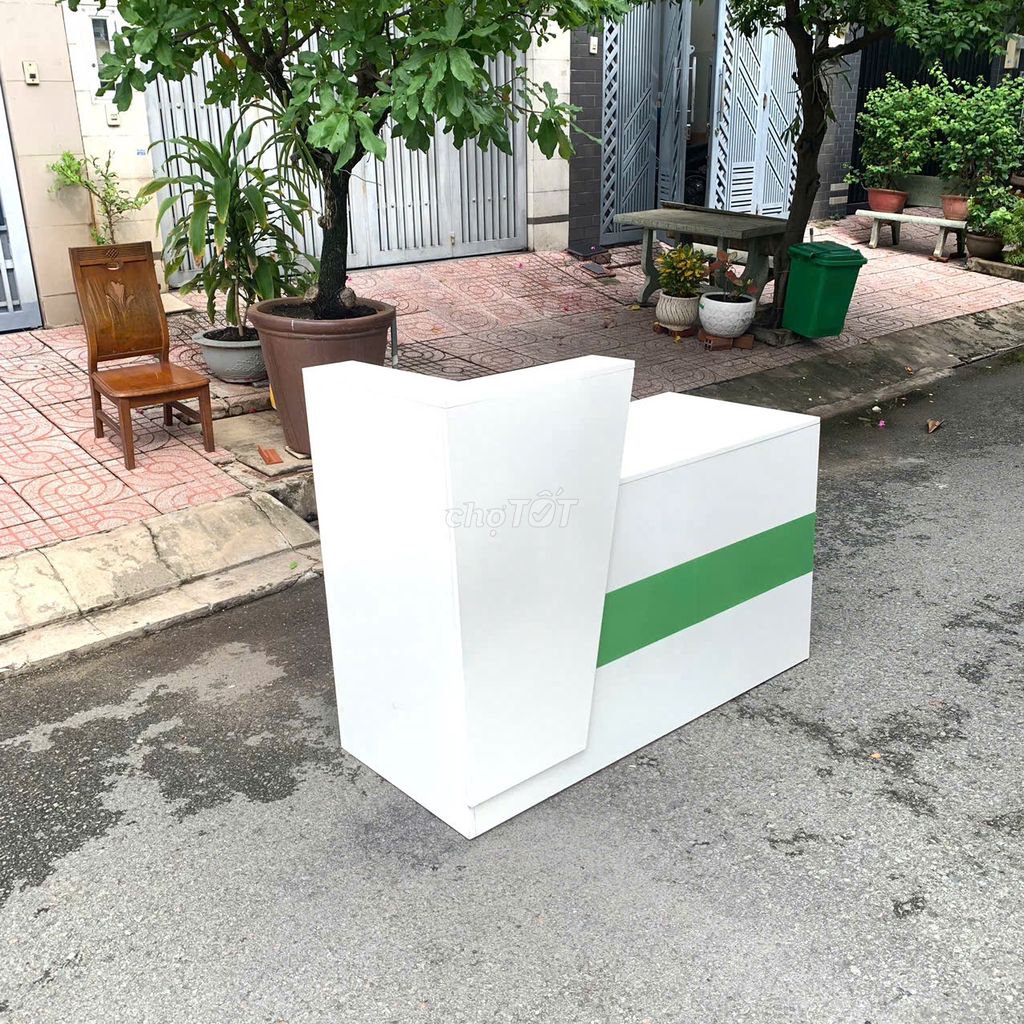 Quầy lễ tân, quầy thu ngân gỗ MDF chống ẩm 1m4. Mua bán Đồ chuyên dụng, Giống nuôi trồng tại Quận Gò Vấp Tp Hồ Chí Minh được đăng bởi Thanh lý Phú Nhàn hình 4