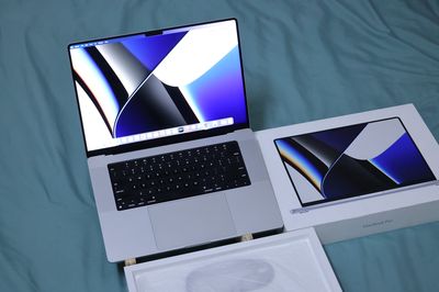 CẦN BÁN MacBook Pro 16 inch M1 Pro 16/1TB NHƯ MỚI.