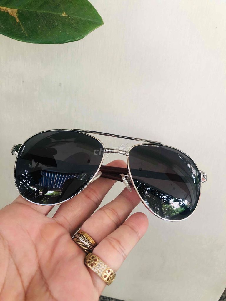 Kính râm Cartier Unisex Bạc. Mua bán Phụ kiện thời trang khác tại Quận Tân Phú Tp Hồ Chí Minh được đăng bởi Hải hình 1