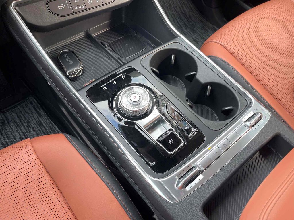 Kia Carnival Premium 7S model 2025 màu trắng. Mua bán Ô tô tại Quận Cầu Giấy Hà Nội được đăng bởi Cao Quý hình 12