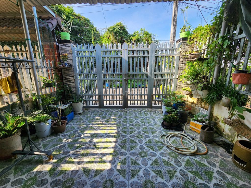Bán nhà phố Hội Bài đường xe hơi thoải mái có sổ hồng đầy đủ 3PN. Mua bán nhà ở tại Thị xã Phú Mỹ Bà Rịa - Vũng Tàu được đăng bởi Nguyễn Ngọc Thiên Trang hình 1
