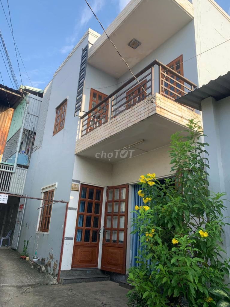 Nhà đẹp 2 tầng, 3 phòng ngủ - 82m2, ô tô thông đường Tam Bình