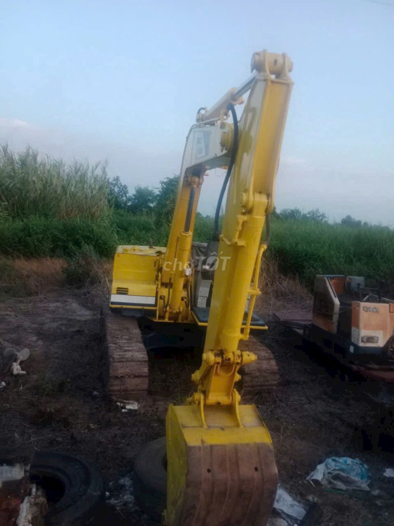 Cần Bán xe cuốc 310tr có thương lượng. Mua bán Phương tiện khác tại Huyện Thạnh Hóa Long An được đăng bởi Trần Gia Hưng hình 3