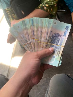 Tuyển 2 bạn NVKD Làm Việc Quận Tân Phú. Lương 8tr