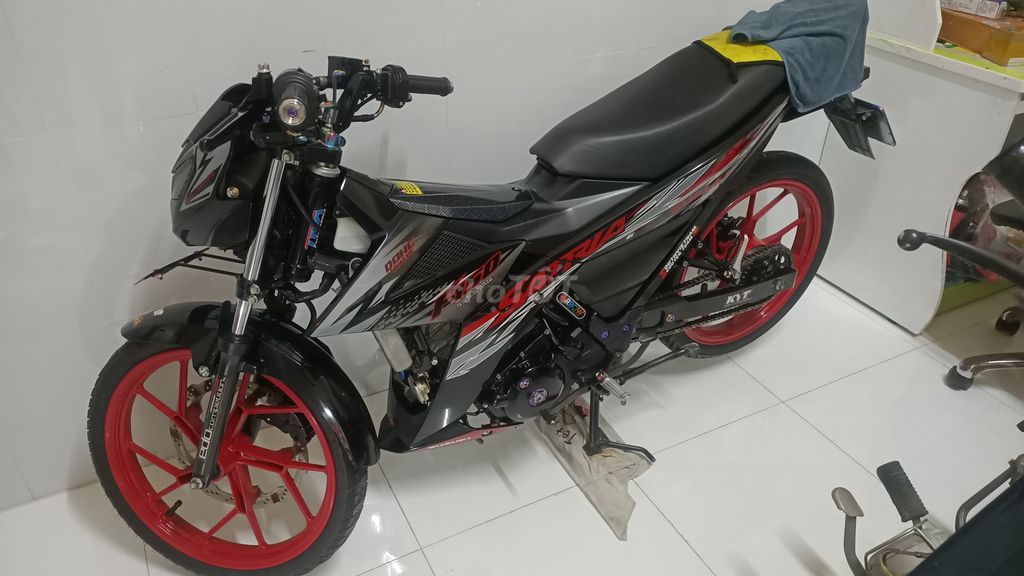 màu đỏ đen tình trạng tốt. Mua bán Xe máy tại Thành phố Sa Đéc Đồng Tháp được đăng bởi Lâm Ngọc Hải  hình 1