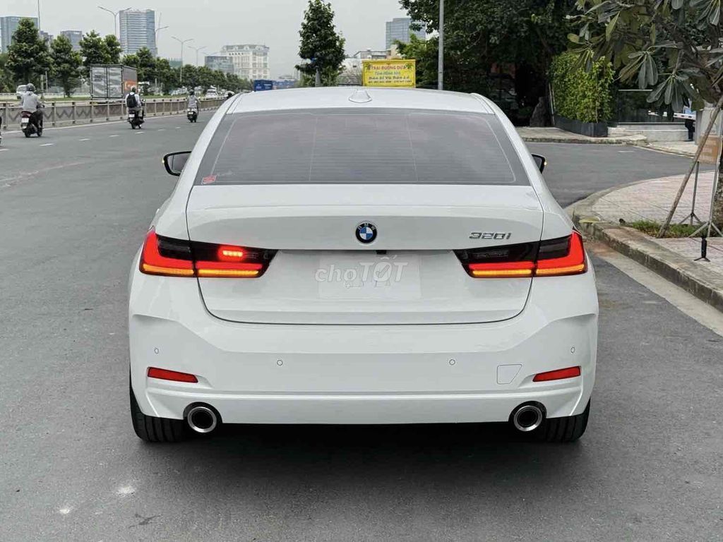 BMW 320i Sport Line LCI 2024 Siu Lướt 3.200km. Mua bán Ô tô tại Quận 7 Tp Hồ Chí Minh được đăng bởi Hoàng Thọ hình 4