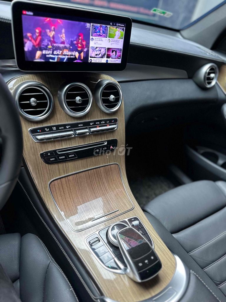 Mercedes GLC 250 4MATIC - 81000 km . Sản xuat 2018. Mua bán Ô tô tại Quận 7 Tp Hồ Chí Minh được đăng bởi Thông Sport  hình 12