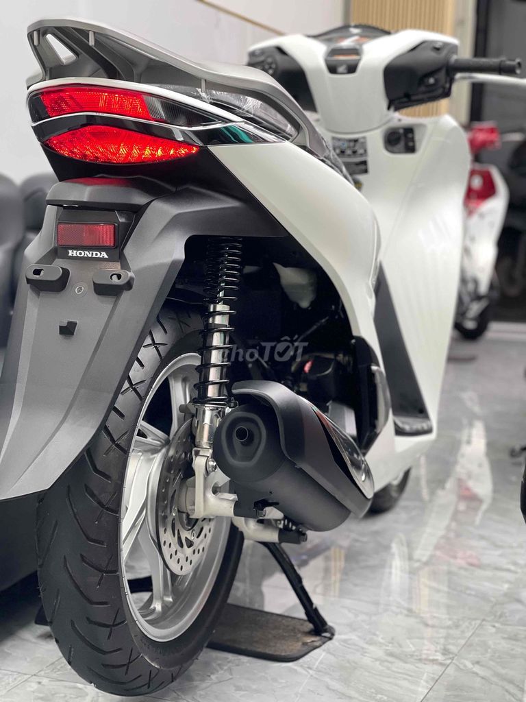 Honda SH125 2022 Trắng 2900km. Mua bán Xe máy tại Huyện Châu Thành Đồng Tháp được đăng bởi Gia Kiệt  hình 5