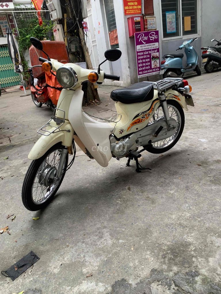 Xe Cúp 50cc màu trắng Đài Loan. Mua bán Xe máy tại Quận Hai Bà Trưng Hà Nội được đăng bởi Nguyễn Đức Quang hình 1