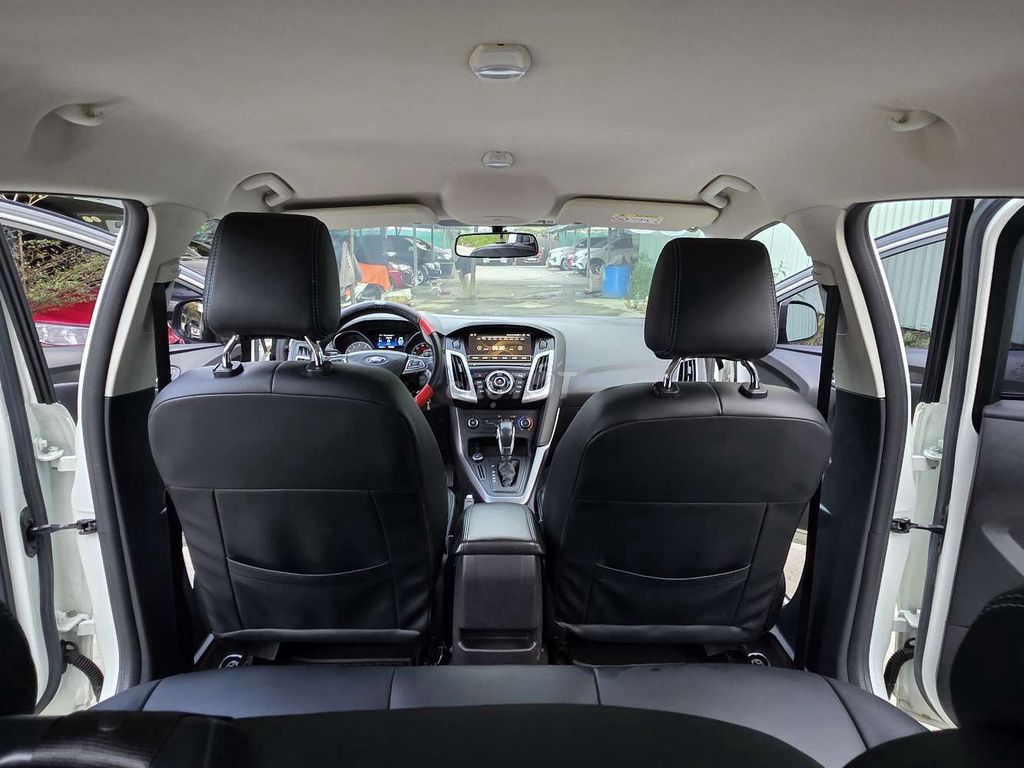 Ford Focus 2018 1.5 Turbo Trắng. Mua bán Ô tô tại Quận 12 Tp Hồ Chí Minh được đăng bởi Sĩ Nguyễn hình 14