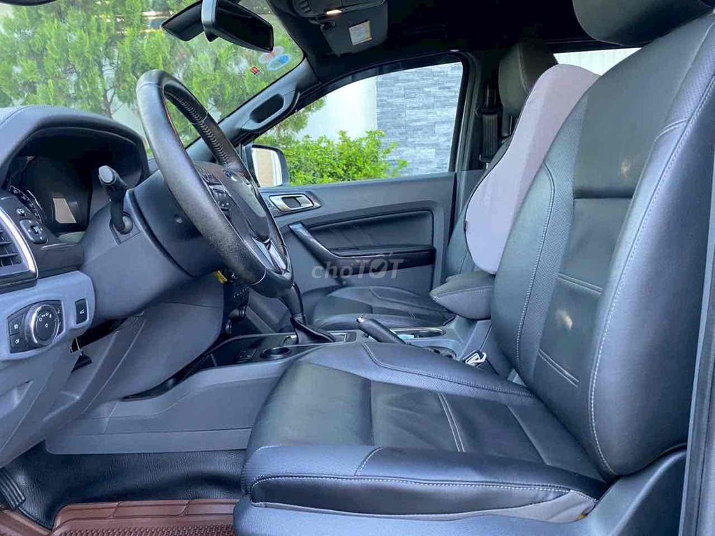 Ford Everest Titanium 2.2L 2016 dk 2017 xe 1 chủ. Mua bán Ô tô tại Quận Gò Vấp Tp Hồ Chí Minh được đăng bởi ANH KIET AUTO hình 3