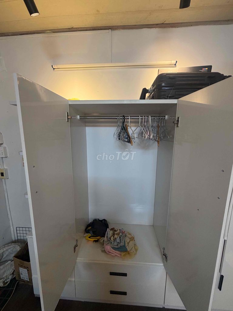 Tủ quần áo Nhựa Đài Loan Trắng 2m05 1m8 47cm Rất m. Mua bán Tủ, kệ gia đình tại Quận Phú Nhuận Tp Hồ Chí Minh được đăng bởi Hub The Crocs hình 1