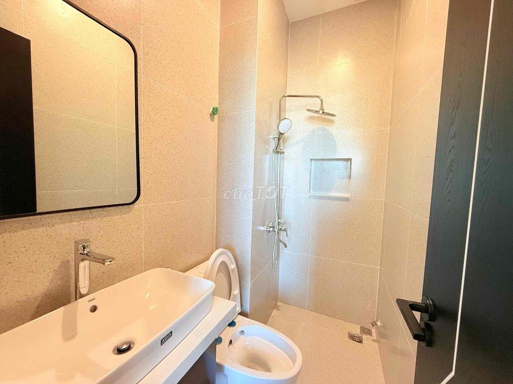 New Light Apartment unit with balcony in FPT City — photo 5