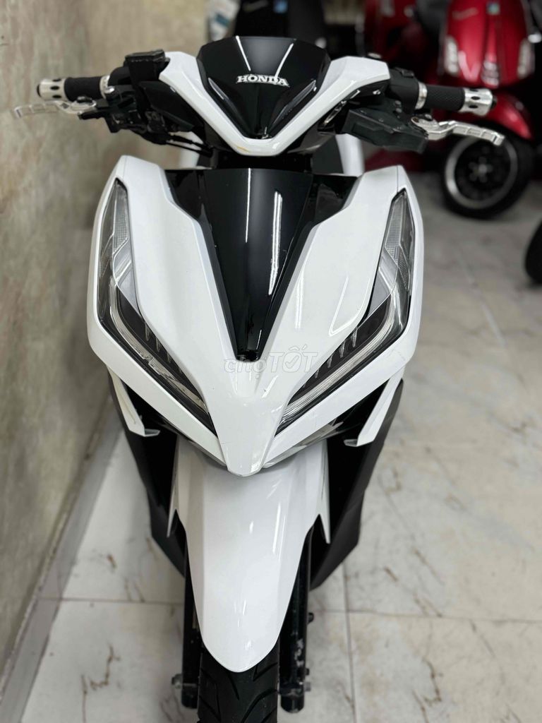 Vario 150 khoá ga đời 2020 màu trắng đen 43C1-920.. Mua bán Xe máy tại Quận Sơn Trà Đà Nẵng được đăng bởi Minh Dũng bán trả góp 136 vân đồn  hình 2