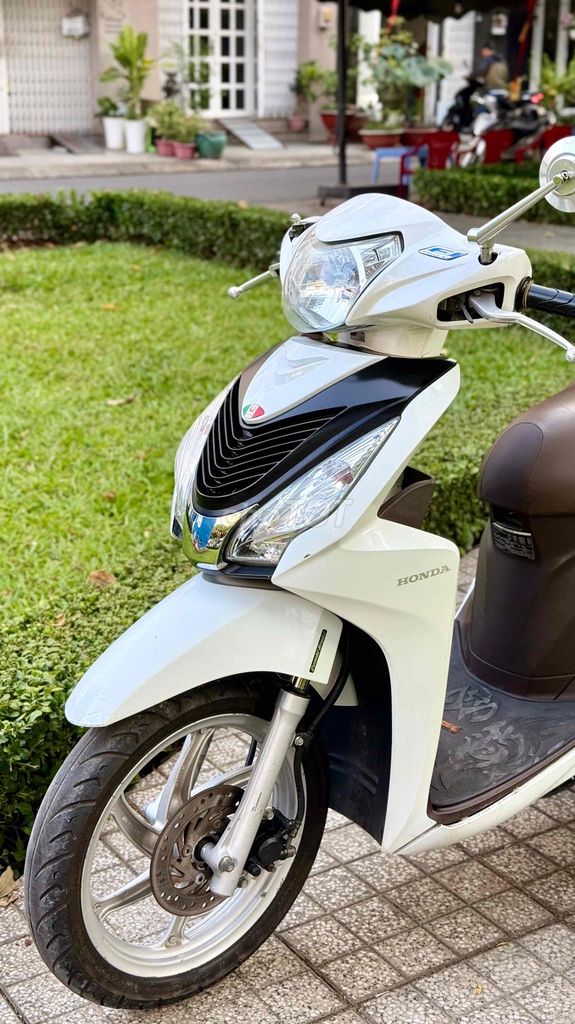 Honda Vision белый, скутер