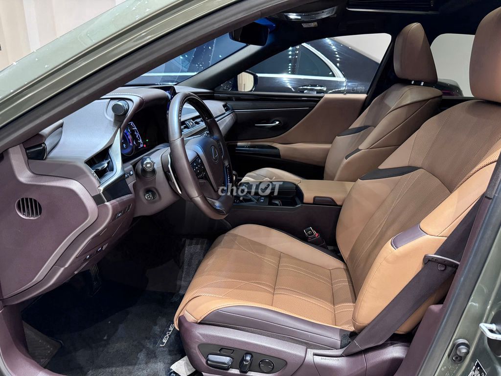 Lexus ES 2021 250 - 29000 km. Mua bán Ô tô tại Quận Gò Vấp Tp Hồ Chí Minh được đăng bởi Sĩ Minh hình 5