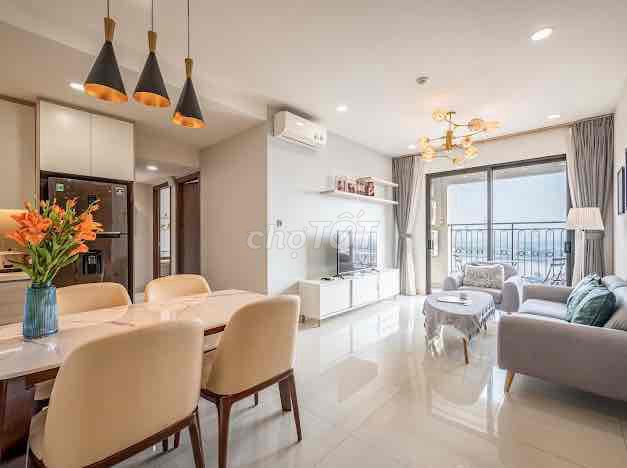 Căn hộ view sông 2PN 2WC 88m2 có bồn tắm Saigon Royal