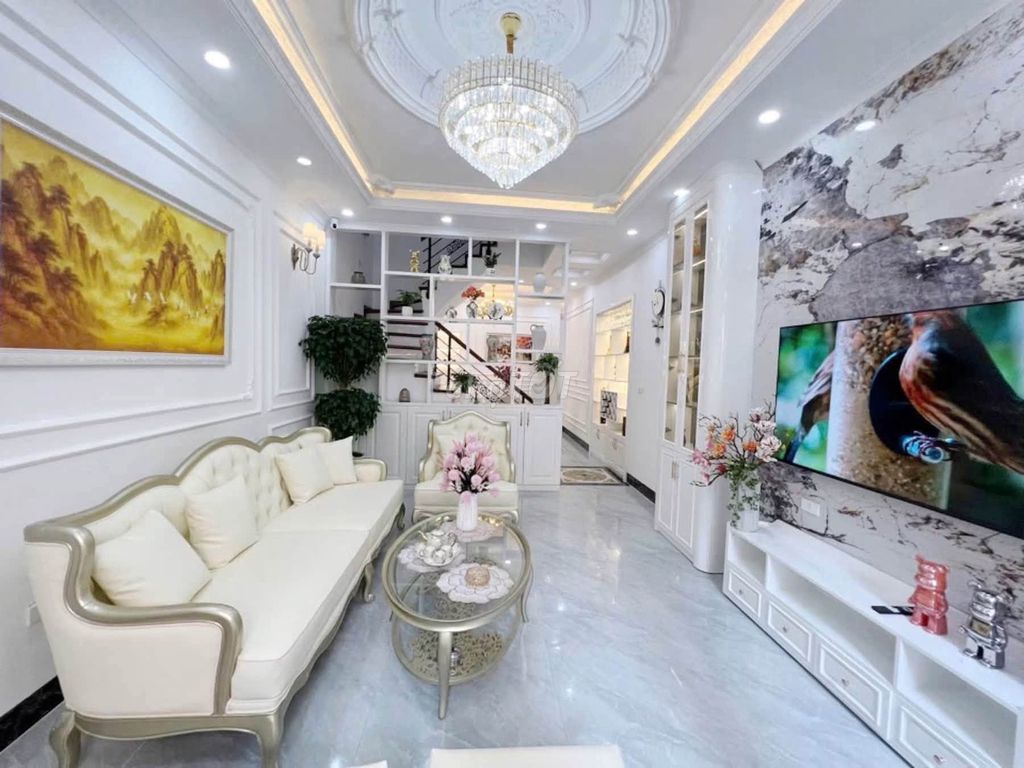 Продается красивый дом в Тай-Ха, Донг Да, полностью меблированный