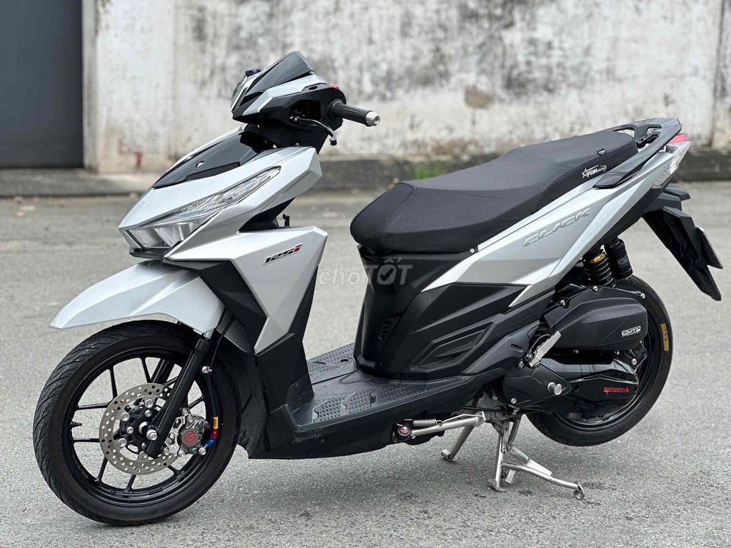 Honda Vario 125 2017 Bạc 30000 km. Mua bán Xe máy tại Quận Bình Tân Tp Hồ Chí Minh được đăng bởi NMT hình 4