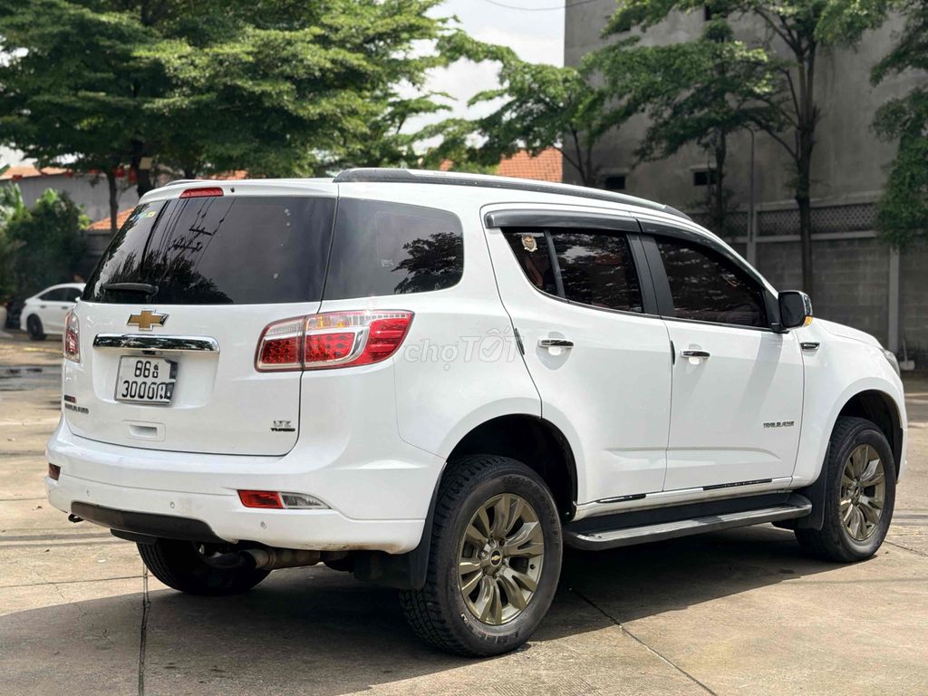 Chevrolet Trailblazer LTZ 2018 Trắng bản FULL