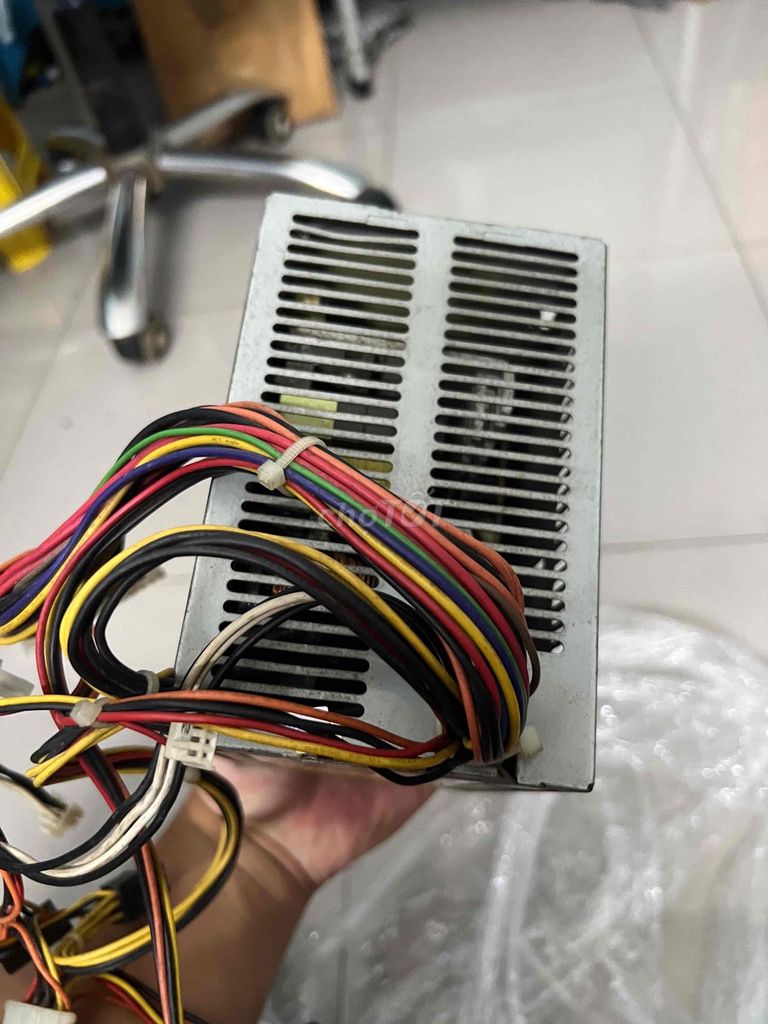 Nguồn máy tính Kim loại Xám. Mua bán Linh kiện (RAM, Card...) tại Quận Bình Tân Tp Hồ Chí Minh được đăng bởi Tô Thanh Thiện hình 1