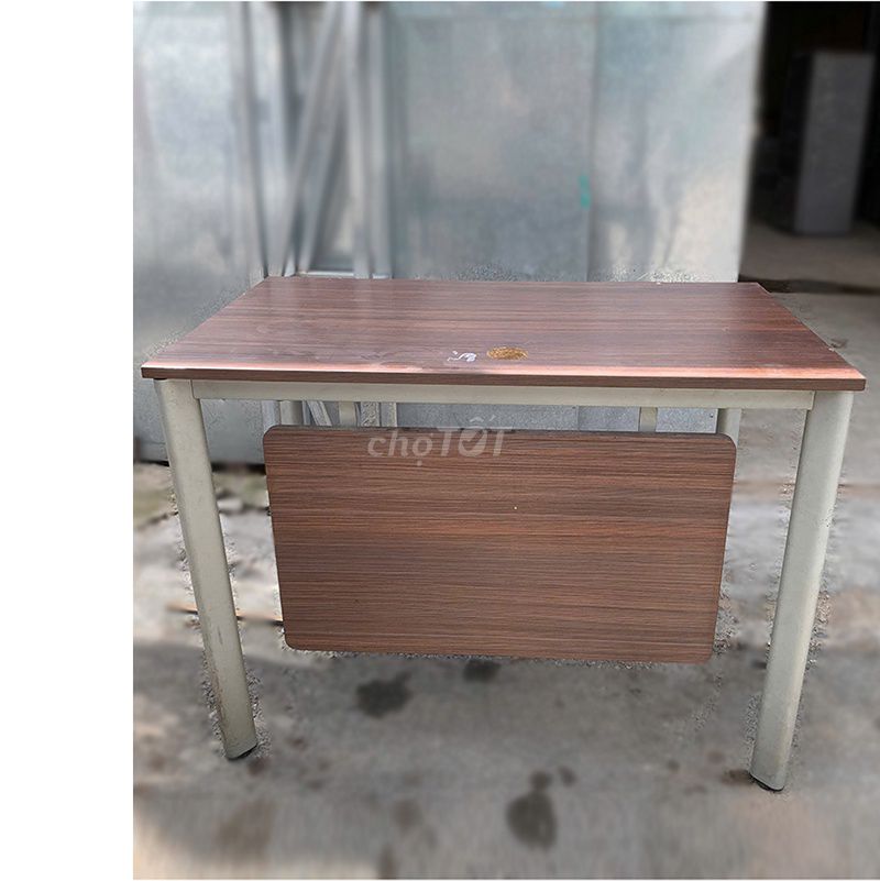 Bàn Làm Việc Gỗ MDF 1m Đã Sử Dụng Đẹp 90%. Mua bán Bàn ghế tại Quận Tân Bình Tp Hồ Chí Minh được đăng bởi Hiếu Nội Thất Thanh Lý Online  hình 1